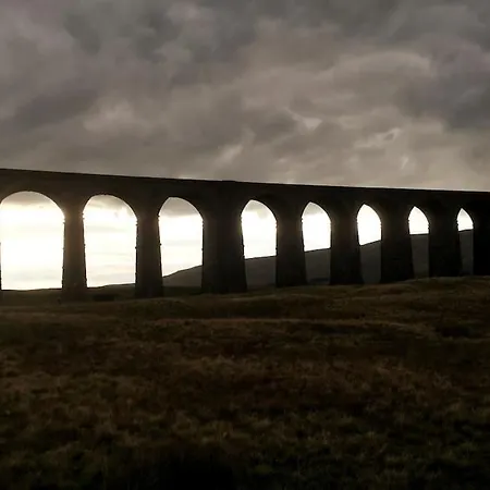 Cosy 3 Bed Near 3 Peaks - Log Burner & Aga